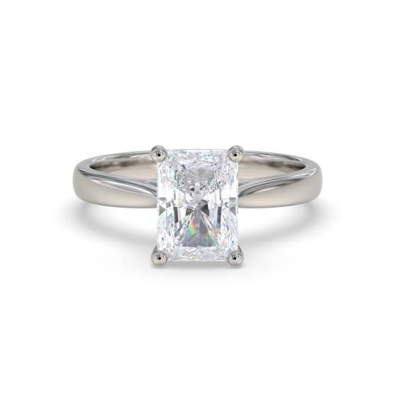 Eleganter Verlobungsring mit strahlendem Diamanten