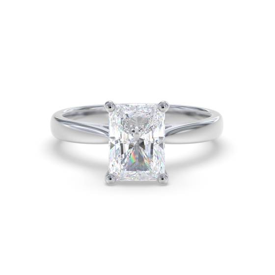 Eleganter Verlobungsring mit strahlendem Diamanten