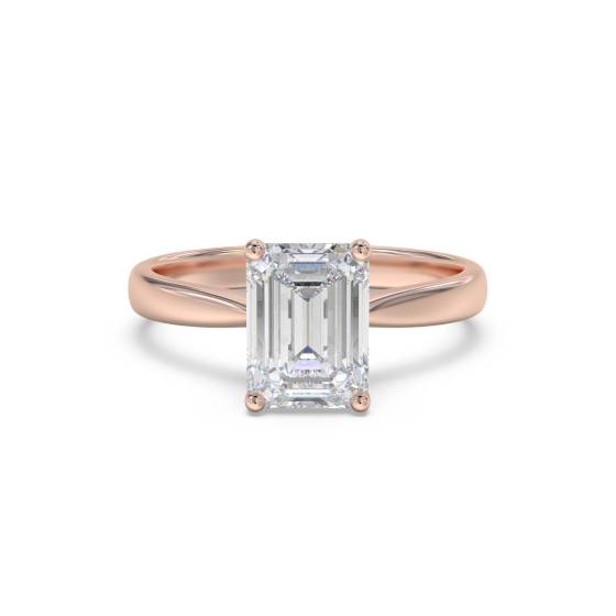 Eleganter Verlobungsring mit Smaragd und Diamanten