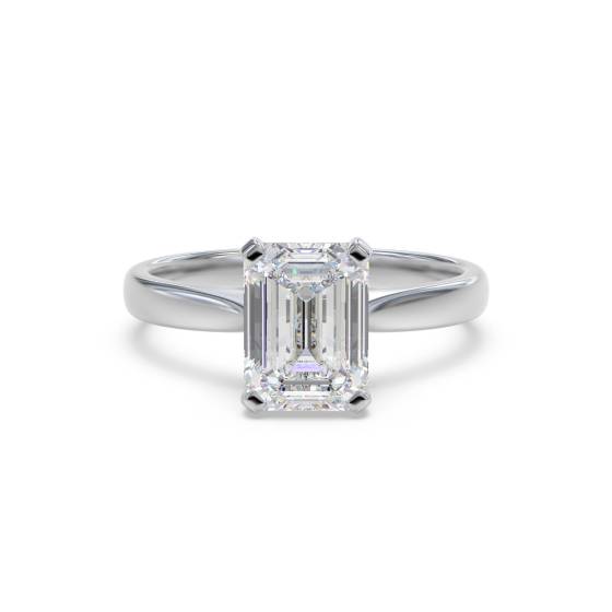 Klassischer Verlobungsring mit Smaragd und Diamanten