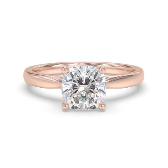 Eleganter Verlobungsring mit kissenförmigem Diamanten