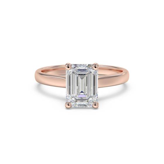 Traditioneller Verlobungsring mit Smaragd und Diamanten
