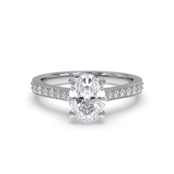 Ring mit ovalem Diamanten an der Schulter