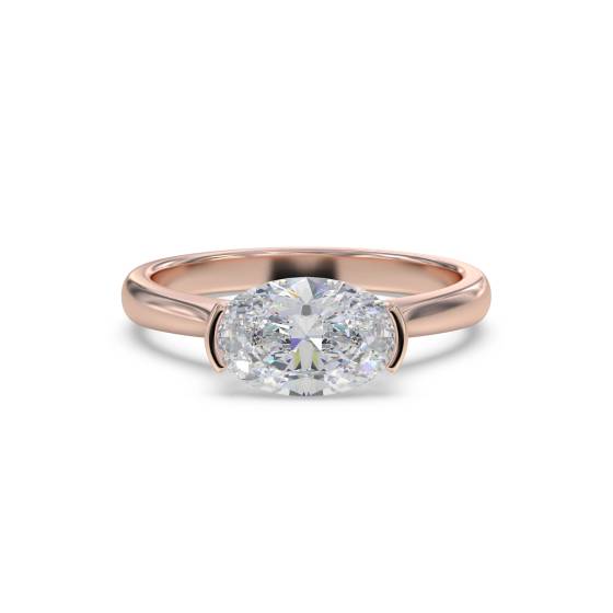 Traditioneller ovaler Diamant-Verlobungsring