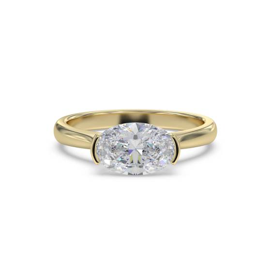 Traditioneller ovaler Diamant-Verlobungsring