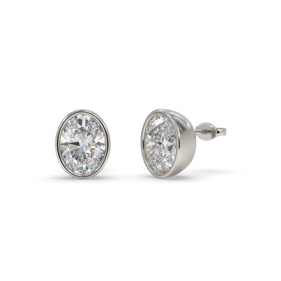 Ohrstecker mit ovalem Diamanten im Zargenfassung
