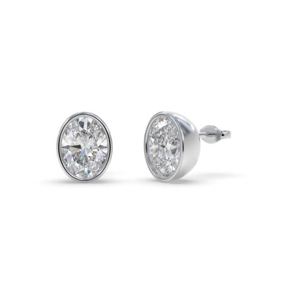 Ohrstecker mit ovalem Diamanten im Zargenfassung