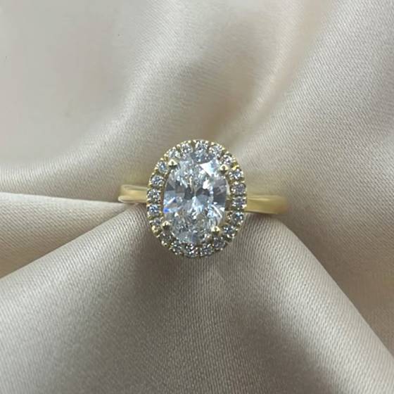 1.50ct VS2/F Lab Grown Oval Diamond Halo Ring in 18k Yellow Gold
