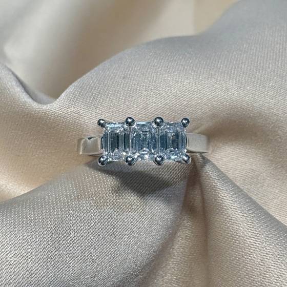 1.00ct VVS/F-G Natural Emerald Diamond Trilogy Ring in 18k White Gold