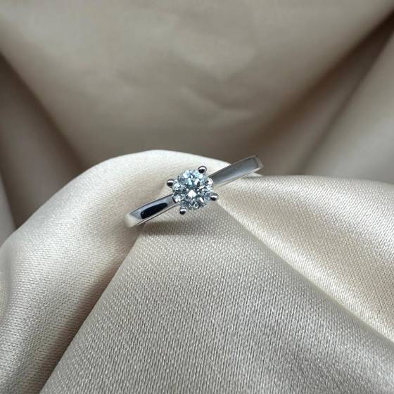 0.31ct SI/F Natural Round Cut Diamond Solitaire Ring in 9k White Gold