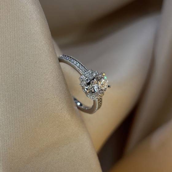 0.85ct VVS1/E Natural Round Diamond Designer Ring in 18k White Gold