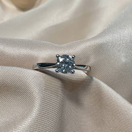 0.57ct VS1/J Natural Round Diamond Solitaire Ring in 18k White Gold