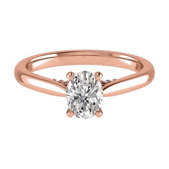 Verlobungsring mit ovalem Diamanten
