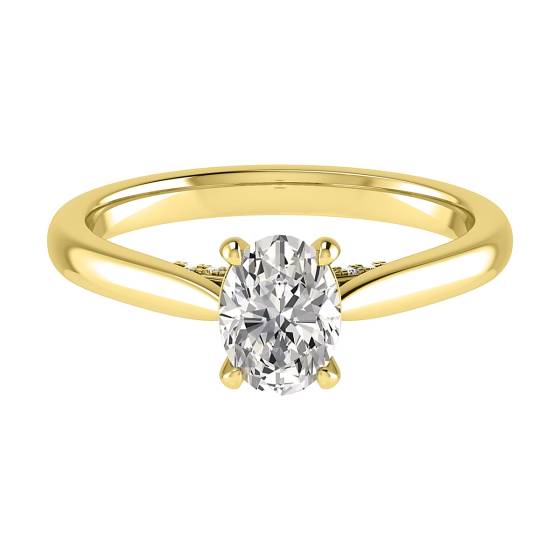Verlobungsring mit ovalem Diamanten