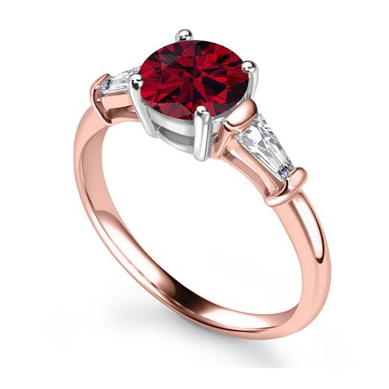 Trilogie-Ring aus rundem Diamant und Rubin