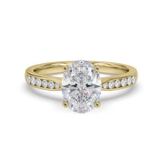 Verlobungsring mit ovalem Schulterbesatz und Diamanten