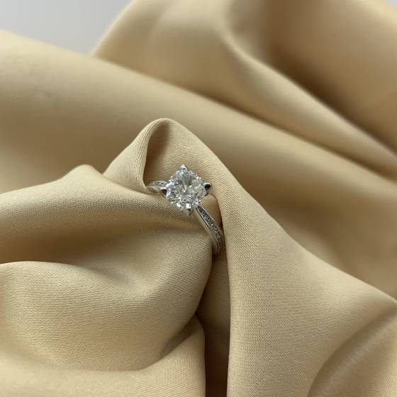 2.26ct SI1/F Natural Cushion Diamond Shoulder Set Ring in Platinum