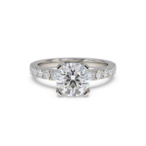 Verlobungsring mit Diamanten in Schulterfassung