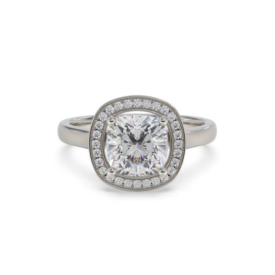 Kissenförmiger Diamantring mit einzelnem Halo