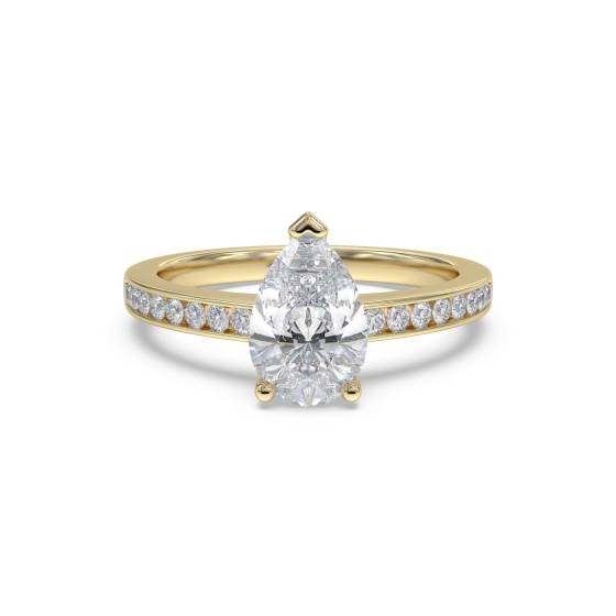 Klassischer Ring mit birnen- und runden Diamanten an den Schultern