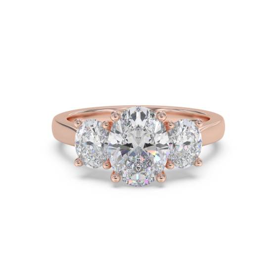 Eleganter ovaler Diamant-Trilogie-Ring