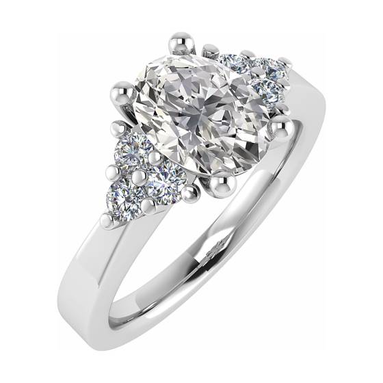 Ring mit ovalem Diamanten an der Schulter
