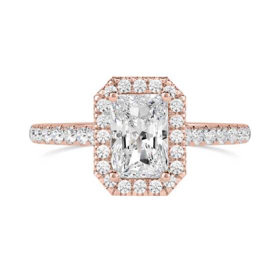 Ring mit strahlendem Diamanten und einzelnem Halo-Schulterteil