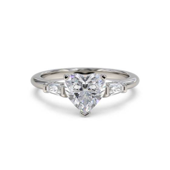 1,00 ct VS1/F Moderner Herz- und spitz zulaufender Baguette-Naturdiamant-Trilogie-Ring