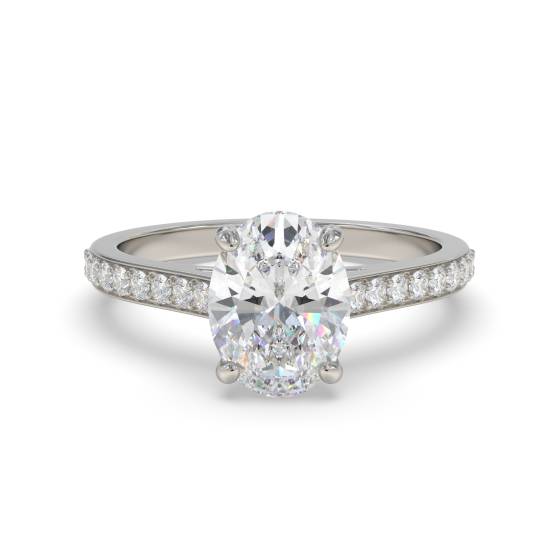 Ring mit ovalem Diamanten an der Schulter