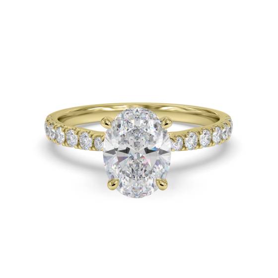 Verlobungsring mit ovalem Schulterbesatz und Diamanten