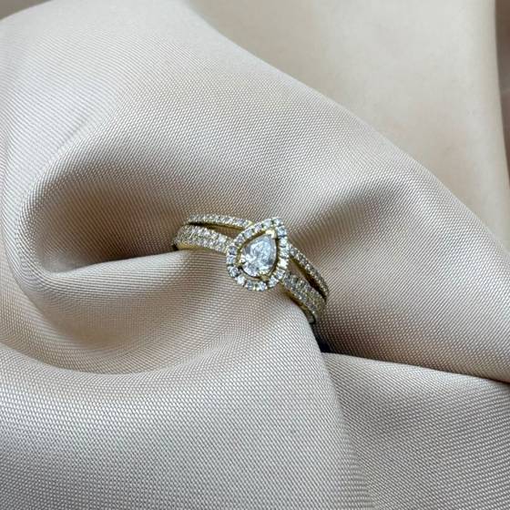 0.80ct VS/F Natural Pear Diamond Halo Shoulder Set Ring in 18k Yellow Gold