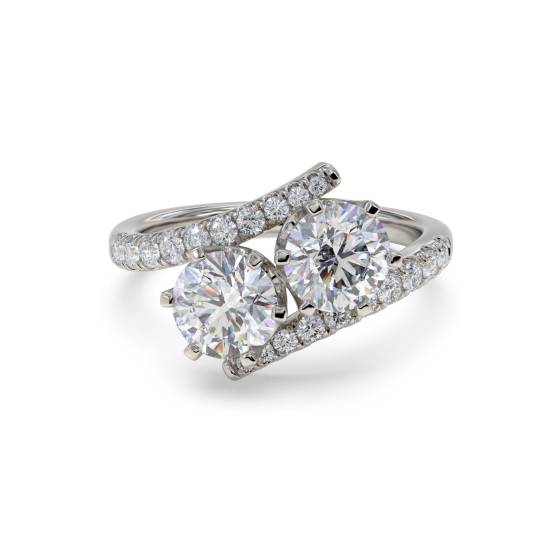 Zweisteiniger Ring mit rundem Diamanten an der Schulter