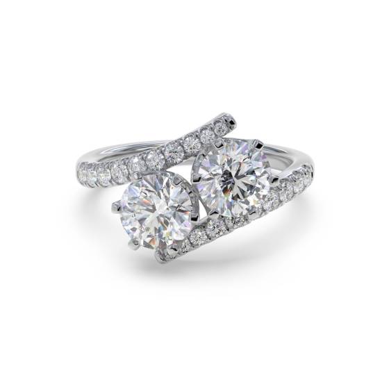 Zweisteiniger Ring mit rundem Diamanten an der Schulter