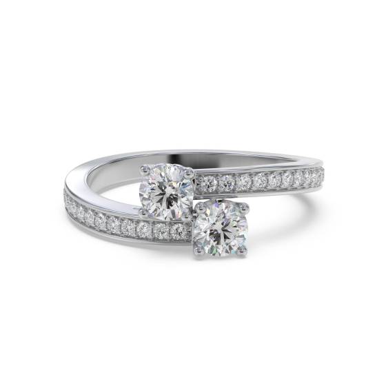 Zweisteiniger Ring mit rundem Diamanten an der Schulter