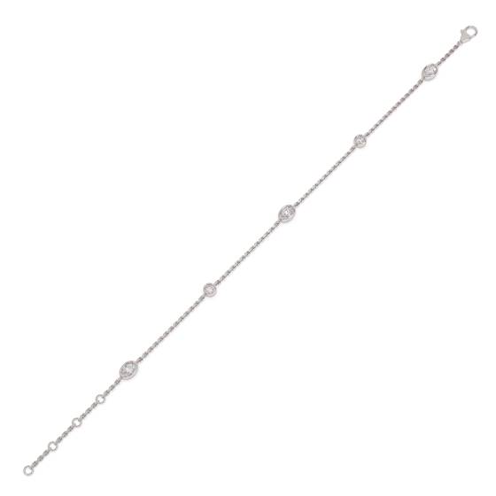 Armband mit oval geschliffenen Diamanten