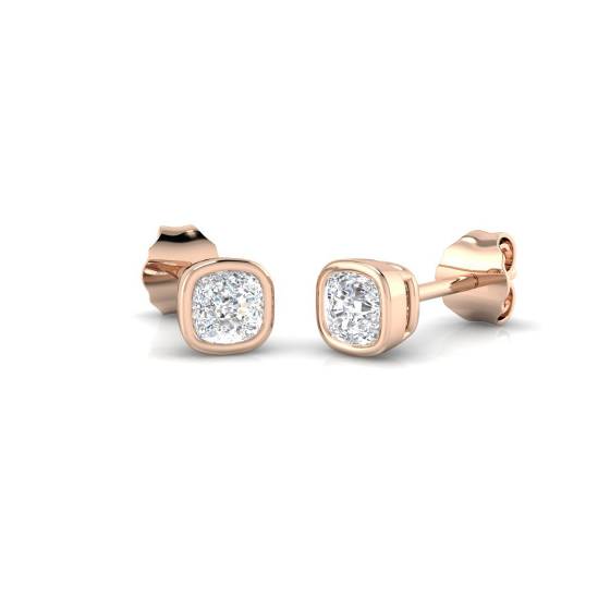 Ohrstecker mit Diamantfassung im Kissen-Design