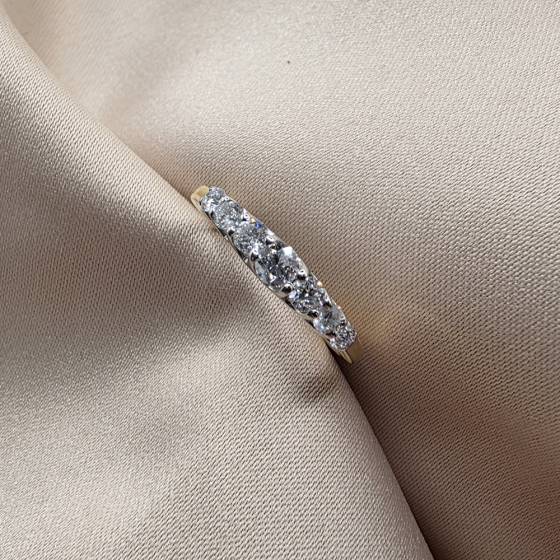 0.52ct VS/F-G Natural Round Diamond Seven Stone Ring in 18k Yellow Gold