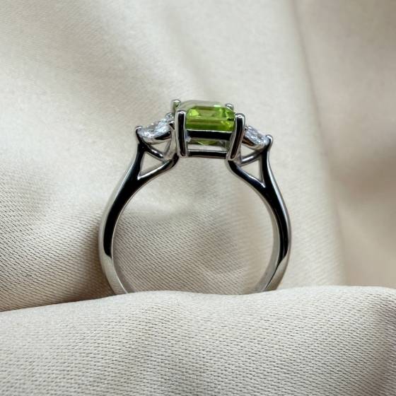 2.03ct VS Emerald Cut Green Emerald Gemstone Seven Stone Ring in Platinum