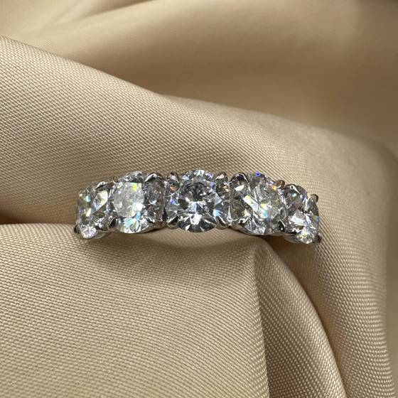 5.08ct VS1/D Lab Grown Round Diamond Trilogy Ring in Platinum