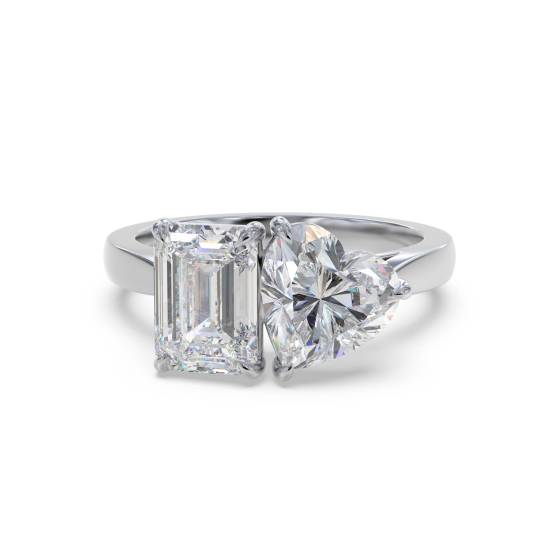 Smaragd- und Herz-Diamantring mit zwei Steinen