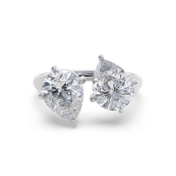 Birnenförmiger Zweistein-Diamantring