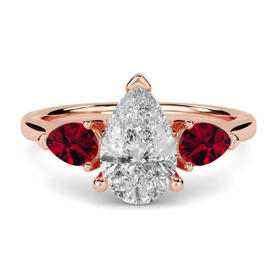 Birnenförmiger Diamant- und Rubin-Trilogie-Ring