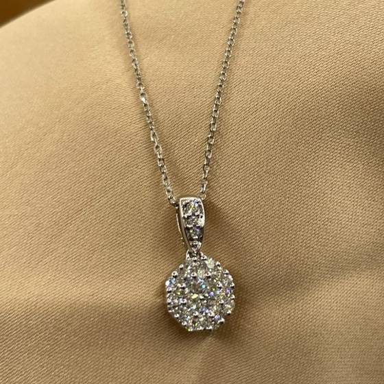0.58ct VVS/E-F Natural Round Diamond Cluster Pendant in 18k White Gold