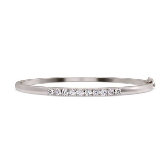 Ovaler Armreif mit rundem Diamantbesatz