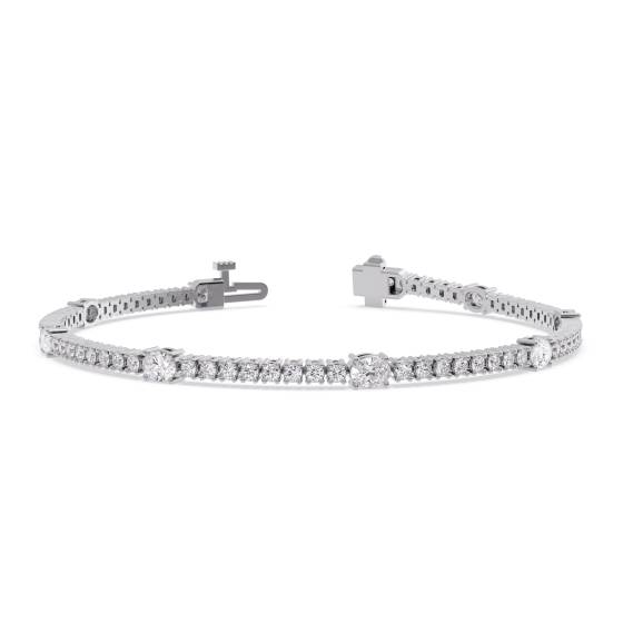 4-Karat-Designerarmband mit ovalen und runden Diamanten