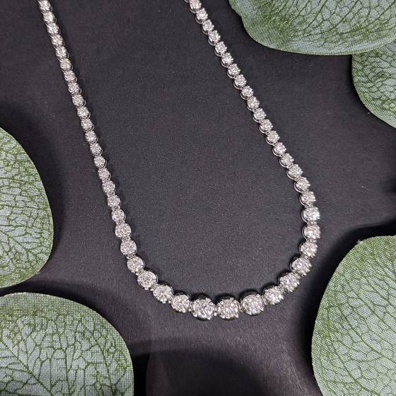 Tennis-Halskette mit 8,64 ct runden, natürlichen Diamanten (SI/G-H).