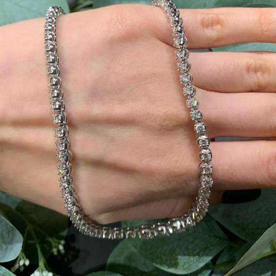 Tennis-Halskette mit 9,06 ct runden, natürlichen Diamanten (SI/G-H).