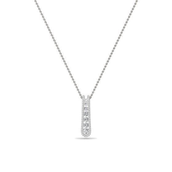 Eleganter Reiseanhänger mit rundem Diamanten