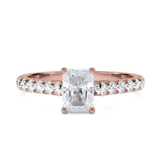 Ring mit strahlendem Diamant-Schulterset