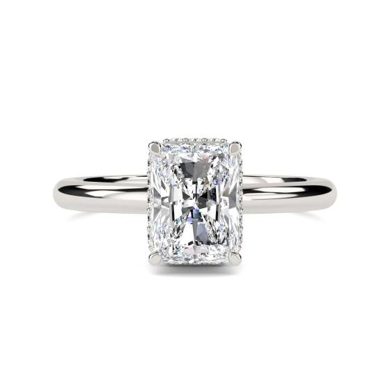 Strahlender Diamantring mit verstecktem Halo